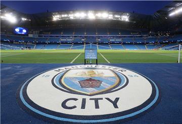 Das Logo von Manchester City ist im Stadion vor einem Champions-League-Spiel zu sehen. Dieses Bild wird wohl auch in den kommenden Jahren wieder