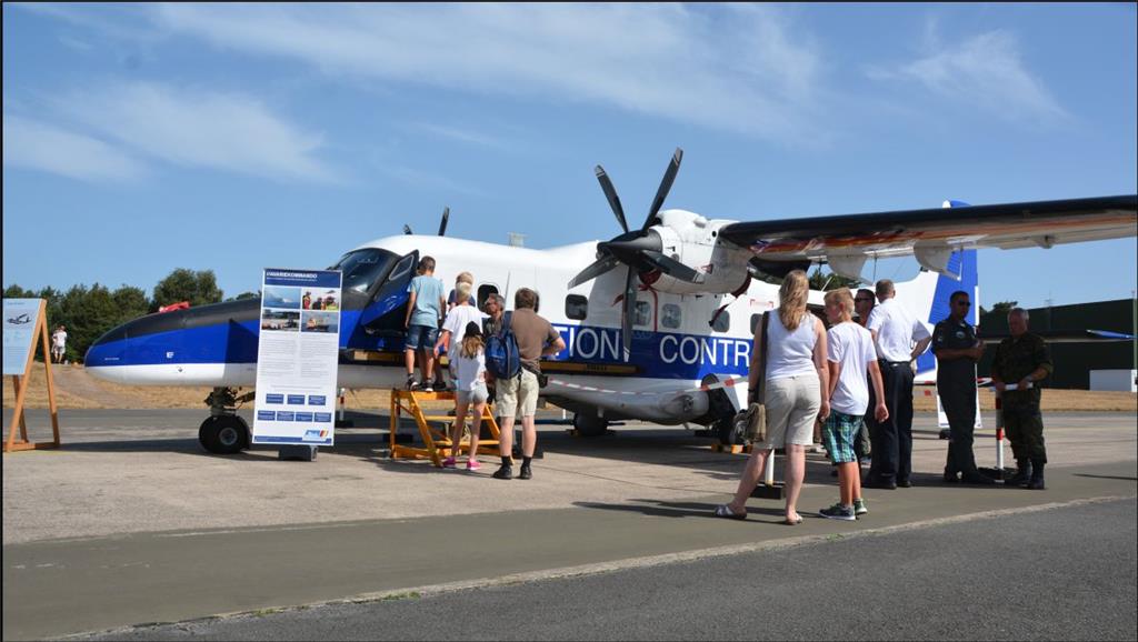 Das Luftüberwachungsflugzeug DO 228 war zwar heute nicht auf der Suche nach Öl i...