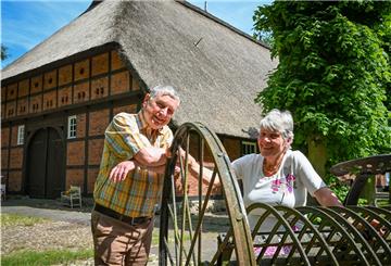 Das Marschenhaus im Speckenbütteler Park ist ein Lieblingsort von Monika Böttger. Mit Mann Dirk zieht die ‚Anlage sie das ganze Jahr über an.