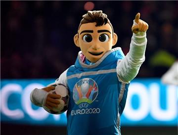Das Maskottchen für die EURO 2020 "Skillzy". 