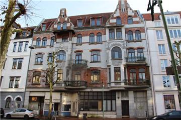 Das Mehrfamilienhaus in der Hafenstraße ist in einem bedenklichen Zustand. Es zählt zu den Schrottimmobilien in der Stadt. 