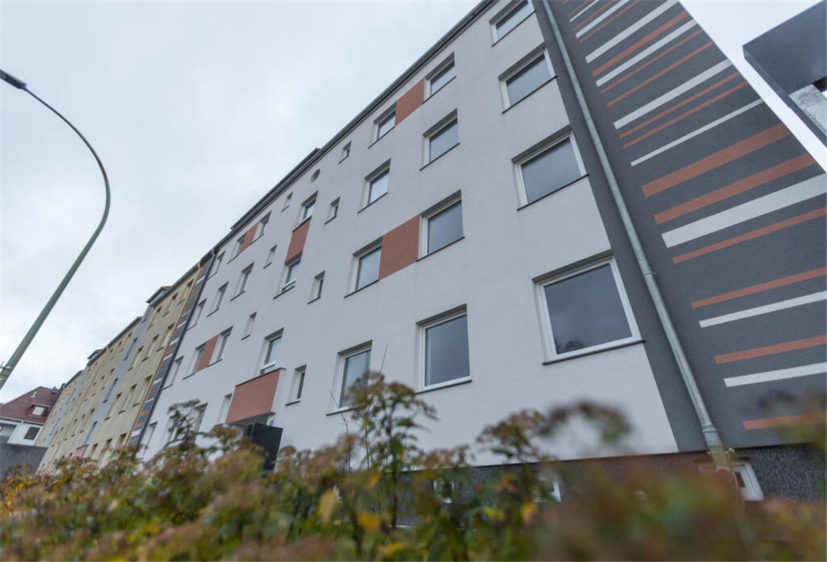 Frisch renoviertes Mehrfamilienhaus – Tag der offenen Tür Fassade WoGe Voßstraße 5