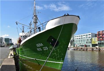 Das Foto zeigt das Museumsschiff "Gera" im Fischereihafen
