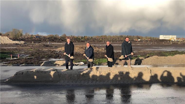 „Zukunft pur“ - Baustart für Zentralklinik in Ostfriesland Das neue Großkrankenhaus wird auf einer grünen Wiese in der Gemeinde Südbrookmerland im Landkreis Aurich gebaut.