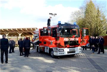Das neue Löschfahrzeug der Feuerwehr Hahnenknoop ist ein modernes Tragkraftspritzenfahrzeug. Es handelt sich um das erste Fahrzeug dieser Art in der Gemeinde Loxstedt.
