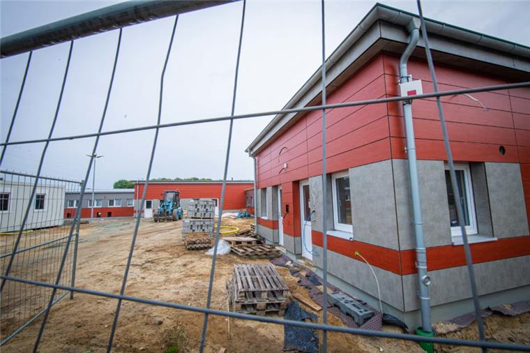 Das neue Tierheim am Vieländer Weg in Bremerhaven  steht noch im Bau. Der Umzug verschiebt sich erneut.