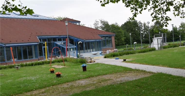 Das Nordenhamer Freibad kann derzeit nicht öffnen, weil Personal fehlt. die Stadt sucht dringend Aushilfen für die Aufsicht.