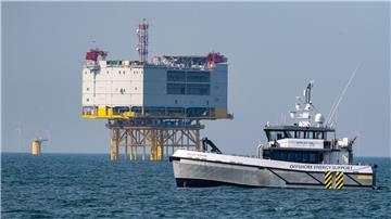 Das Offshore-Umspannwerk für den Windpark Baltic Eagle steht seit dem 17.02.2023 in der Ostsee.