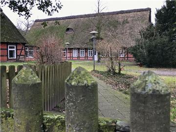 Das Pfarrhaus in Wilstedt soll verkauft werden. Ab Ende nächster Woche wird das Exposé bei allen gängigen Immobilienportalen zu finden sein.