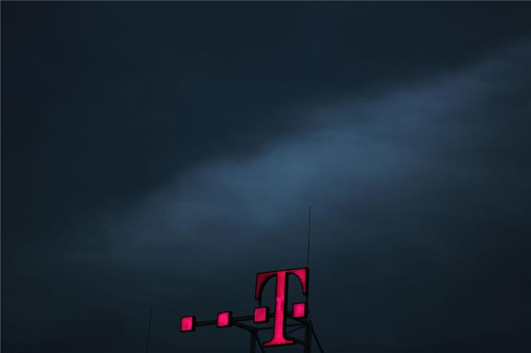 Störung bei der Telekom: Dieser Trick soll helfen Das Problem mit bestimmten Routern der Deutschen Telekom ist noch immer nicht behoben. Kunden stehen seit Sonntag auf dem Schlauch.
