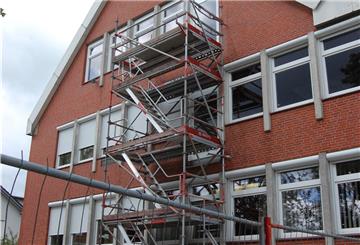 Das Rathaus in Rodenkirchen bekommt jetzt eine Fluchttreppe.