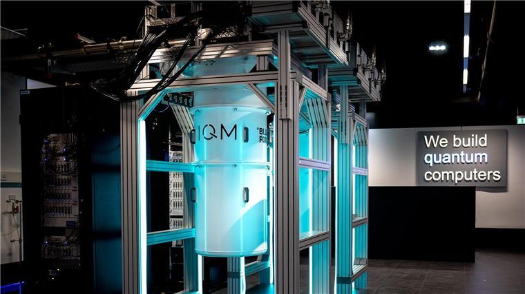 IQM eröffnet Quantenrechenzentrum in München „Das Rechenzentrum soll der Forschung dienen, um die Leistung und Fehlertoleranz unserer Quantenrechner zu verbessern.“