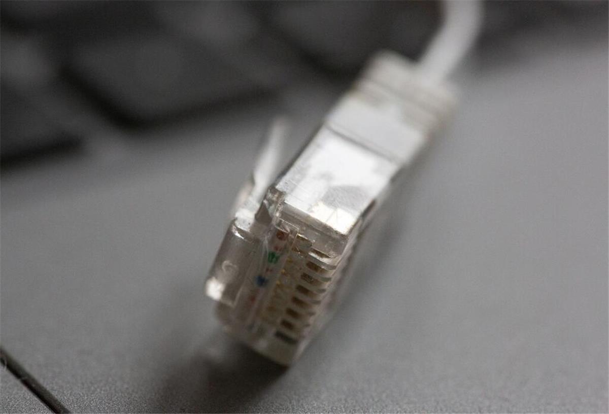 Das „Recht auf schnelles Internet“ besteht seit Ende 2021 und soll Menschen auf dem Land etwas bringen.