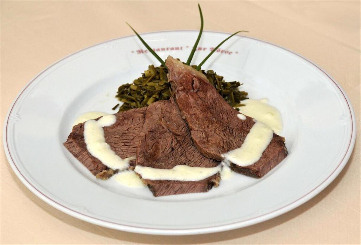 Das sind die Top-10-Restaurants im Cuxland Das Restaurant „Zur Börse“ in Wremen ist auch unter den Top-10 vertreten. Dort gibt es unter anderem Fleisch vom Niederungsrind, das im Nationalpark an der Küste bei Cappel-Neufeld weidet.