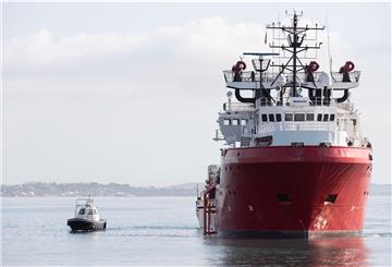 Das Rettungsschiff „Ocean Viking“ fährt nach mehrmonatiger Pause wieder aufs Mittelmeer. Das Schiff wird von SOS Méditerranée und Ärzte ohne Grenzen betrieben. 