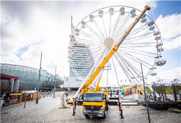 Das Riesenrad wird am Neuen Hafen wieder neben dem "Lloyd’s" aufgebaut. 