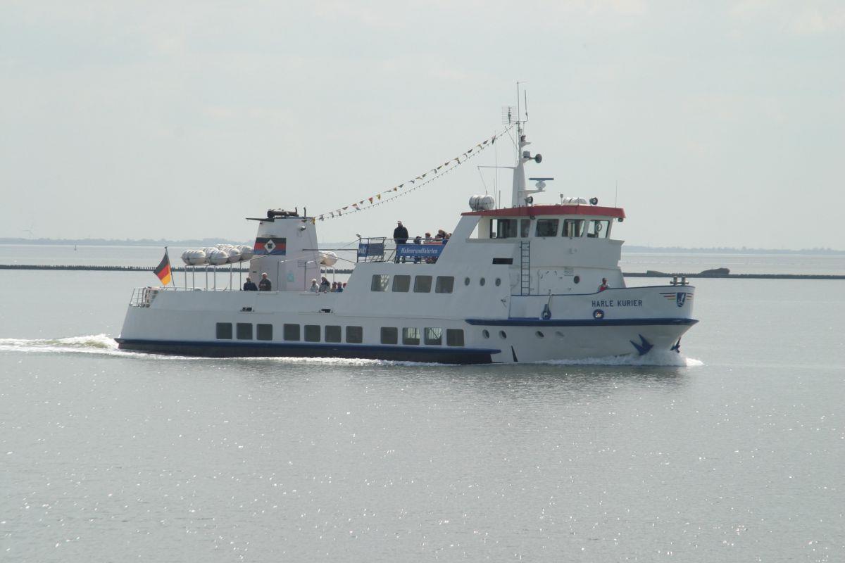 Schiffsverbindung von Butjadingen nach Wilhelmshaven auf Sparflamme Das Schiff "Harle Kurier" wird im Sommer wieder an 15 Tagen Passagiere über den Jadebusen bringen.