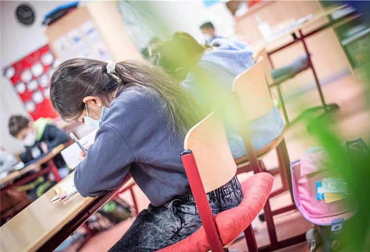 Frost erwartet deutlich mehr Geflüchtete Kinder im Schulunterricht