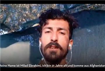 Das Standbild zeigt Milad Ebrahimi aus Afgahnistan, der die Bedingungen im Flüchtlingslager Moria schildert.
