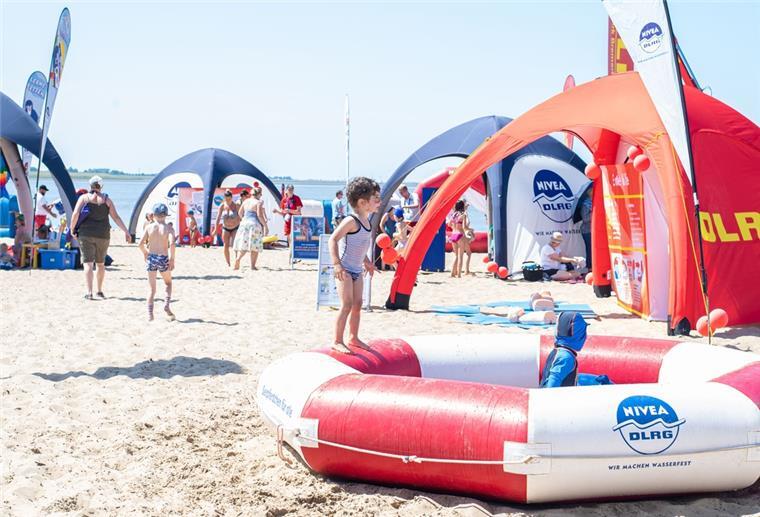 Das Strandfest für Kinder von DLRG und NIVEA im Weserstrandbad verspricht viel Spaß - wie schon wie auf diesem Foto aus dem Jahr 2019.
