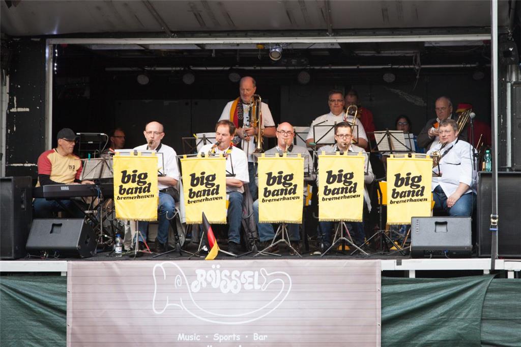 Das Straßenfest in der &quot;Alten Bürger&quot;: Big Band Bremerhaven