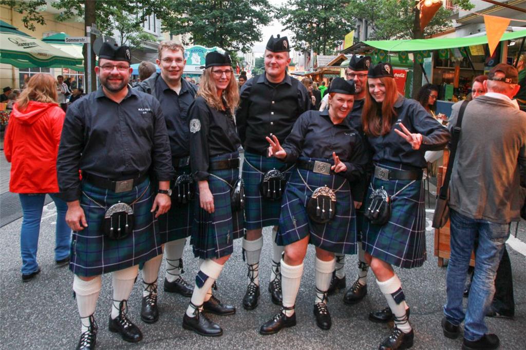 Das Straßenfest in der &quot;Alten Bürger&quot;: Pipes and Drums