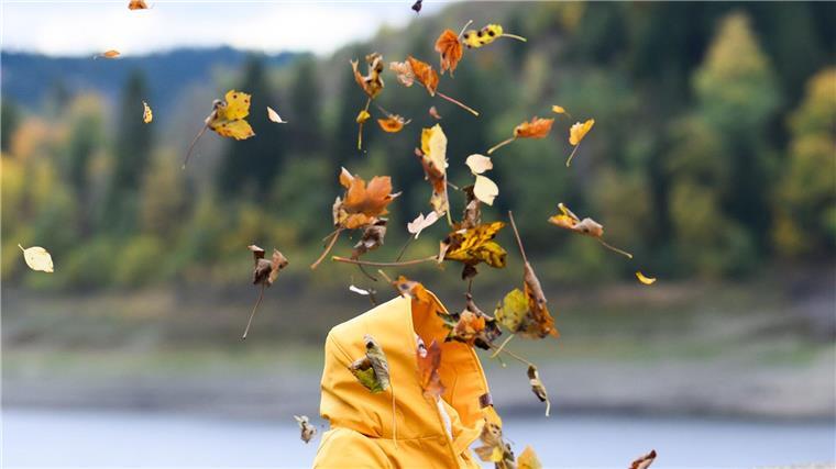 DWD: Orkanartige Böen in der Nacht an Nordseeküste möglich Das Sturmtief „Joshua“ bewegt sich dem DWD zufolge momentan relativ langsam.