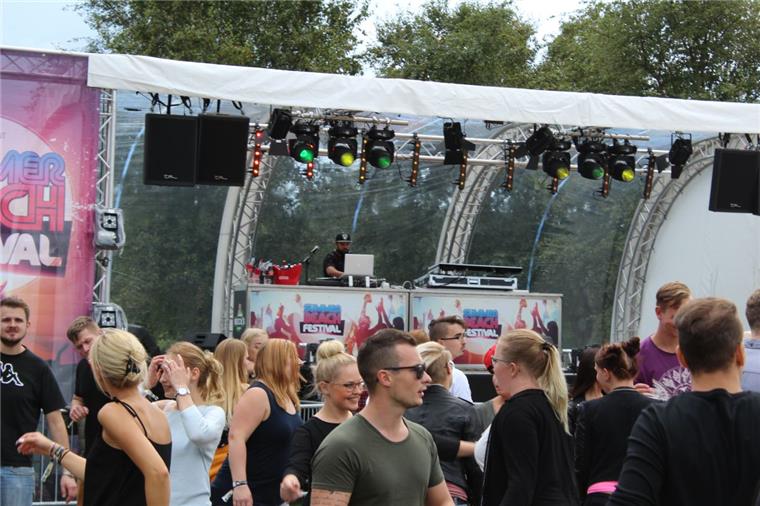 Das Summer Beach Festival hat trotz des schlechten Wetters bei vielen Fans für Begeisterung gesorgt.