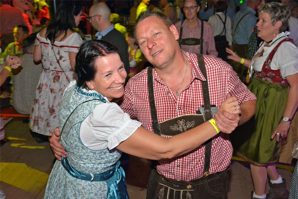 Das Tanzbein wurde des Öfteren geschwungen. Foto: Zschiesche