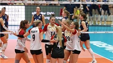 Das Team bekommt einen neuen Trainer.