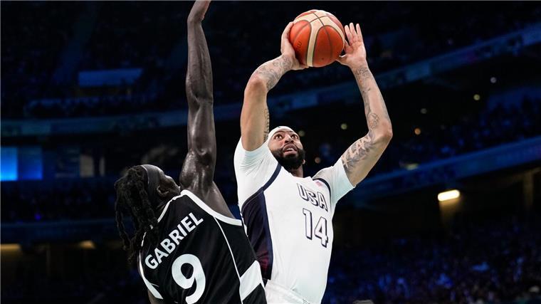 US-Basketballer sichern sich Viertelfinal-Ticket Das Team um Anthony Davis (r.) geriet zu keiner Zeit in Gefahr.