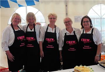 Das Team vom Holßeler Frauenstammtisch verwöhnte die Gäste mit Kaffee und Kuchen...