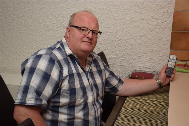 Das Telefon ist tot – und das Internet funktioniert auch nicht. Udo Baune ist mit seiner Geduld am Ende.
