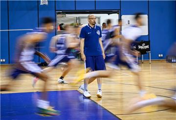 Das Training der Eisbären-Basketballer startet wieder.