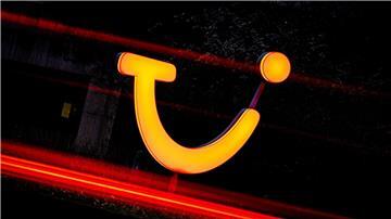 Das Tui-Logo leuchtet.