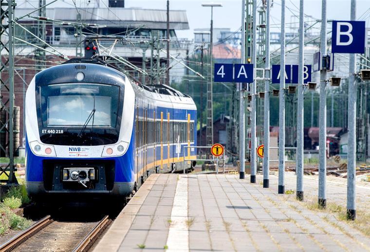 Nordwestbahn zieht Bilanz: Bodycams sollen für mehr Sicherheit sorgen Eine Regio-S-Bahn der NordWestBahn am Bahnhof.