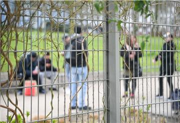 Das Versammlungsverbot findet nicht überall Gehör. Hier der Leher Stadtpark.