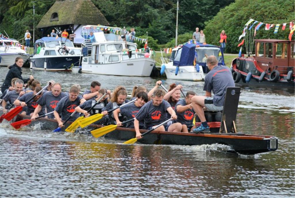Das Wasser spritzt, die Trommel feuert - am Ende reicht es nicht für das Team Ga...