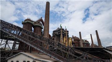 Das Weltkulturerbe Völklinger Hütte. Die Völklinger Hütte ist das einzige vollständig erhaltene Eisenwerk, das in die Welterbeliste der Unesco aufgenommen wurde.