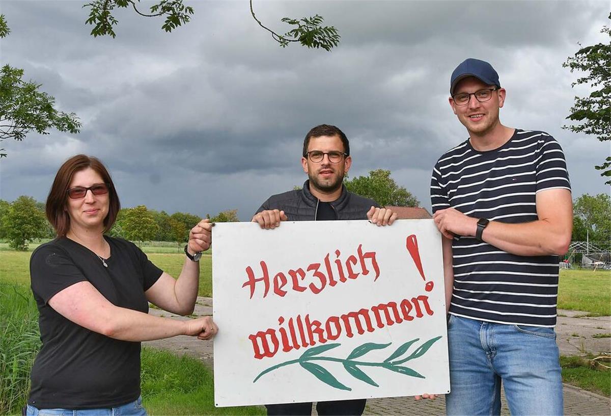 Wischer Wiesenfest: Zeltfete mit langer Tradition Das Wischer Wiesenfest ist traditionell, ebenso wie das Begrüßungsschild