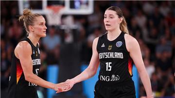 Das WNBA-Duo Leonie Fiebich und Luisa Geiselsöder (r) hat Deutschland bei der EM auf Platz fünf geführt.