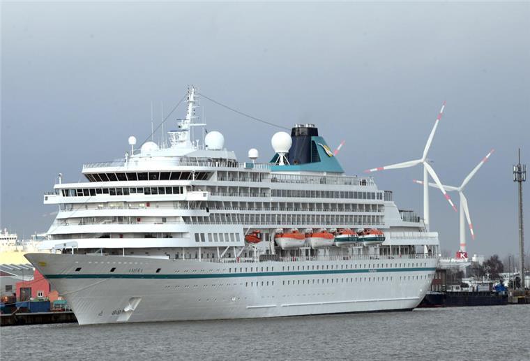 Das ZDF-Traumschiff - hier in Bremerhaven - wird aktuell in Danzig modernisiert. (Archivbild)