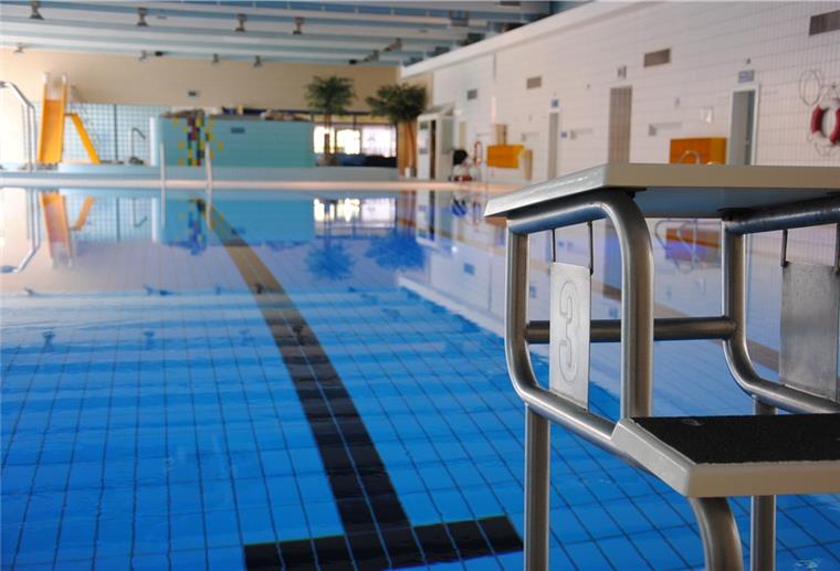 Das Zevener Hallenbad soll nach dem Wunsch von Samtgemeinde-Bürgermeister Henning Fricke bald Geschichte sein. Er geht davon aus, dass bis zur Wahl im September einen Ratsbeschluss zum Neubau eines Hallenbades geben wird.