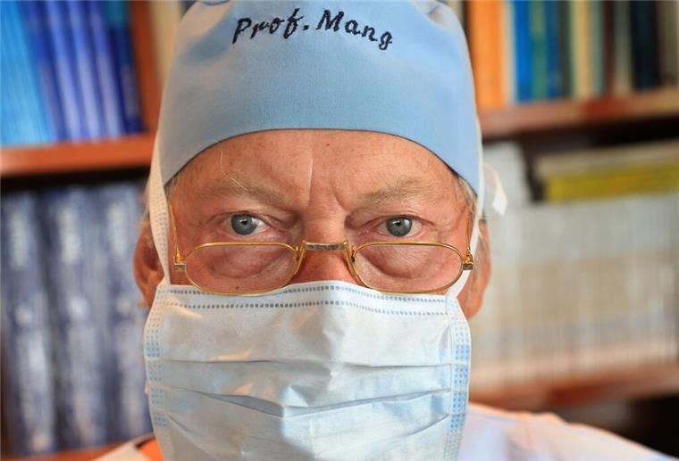 Dass er mit 75 Skalpell und Spritze niederlegen könnte, hält Werner Mang aber für ausgeschlossen.