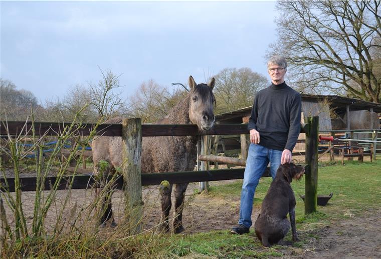 Reitpony Odin, Volker Lienau und Hund Theo