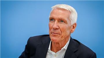 Datenschutz-Regeln sind viel zu kompliziert, findet Bitkom-Präsident Ralf Wintergerst.