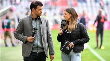 DAZN hat im Streit mit der DFL einen wichtigen Teilerfolg erzielt.