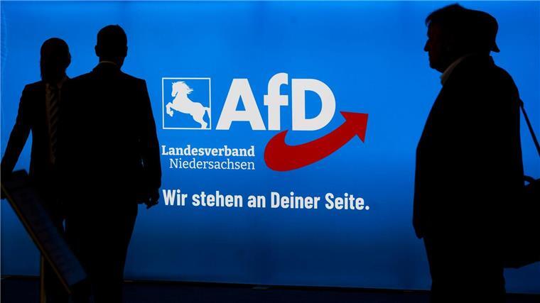 AfD Niedersachsen kritisiert Verfassungsschutz-Beobachtung Delegierte und Besucher kommen zum Landesparteitag der AfD Niedersachsen in der Congress Union Celle.