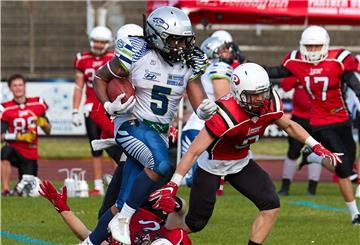 Delvin Welch (weißes Trikot) und seine Mitspieler von den Seahawks sind schon ganz heiß darauf, sich endlich mit anderen Mannschaften messen zu können.