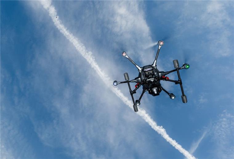 Den einen macht es Spaß, Drohnen zu steuern, andere fühlen sich beobachtet und stören sich an den unbemannten Flugobjekten. Die dürfen ohnehin längst nicht überall fliegen, betont die Polizei.